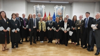 El TSJ de Madrid homenajea a los 16 magistrados y magistradas que han alcanzado la jubilación y a los que han cumplido 25 años en la Carrera